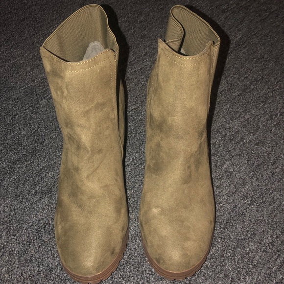 Ankle Boot - Picture 4 of 5